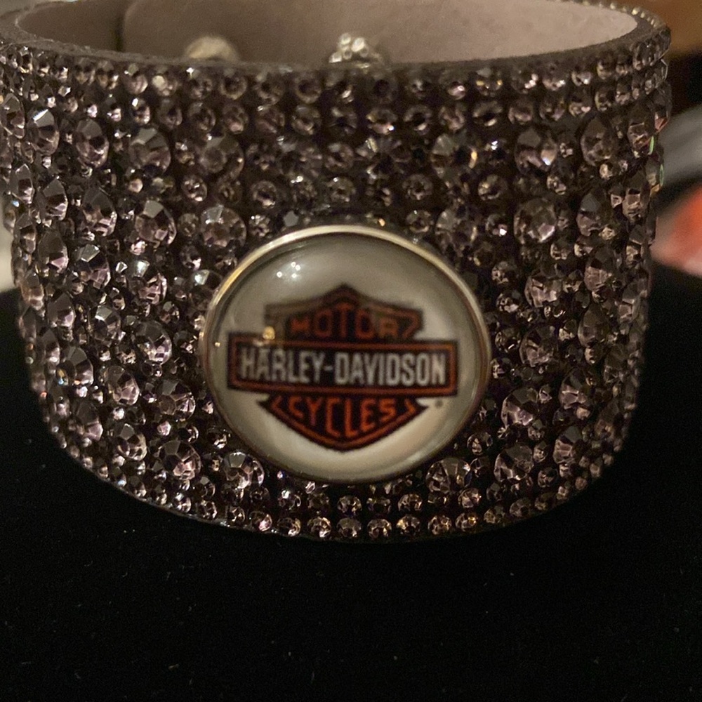 - HD Snap Bracelet Gray Taupe Bling Bracelet